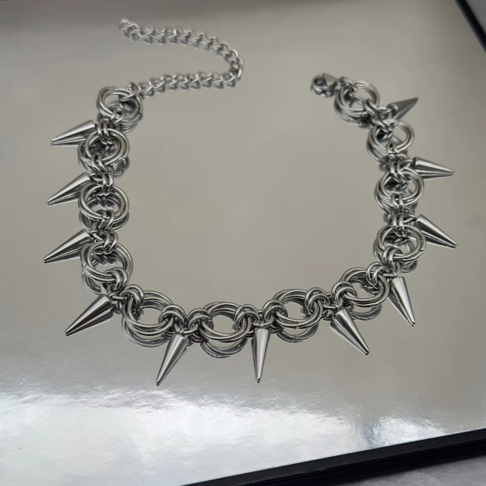 Goth Spiky Chainmail Choker Necklace for Women Men Punk Y2K Handmade Stainless Steel Rivet Spike Necklace Emo Grunge Aesthetic