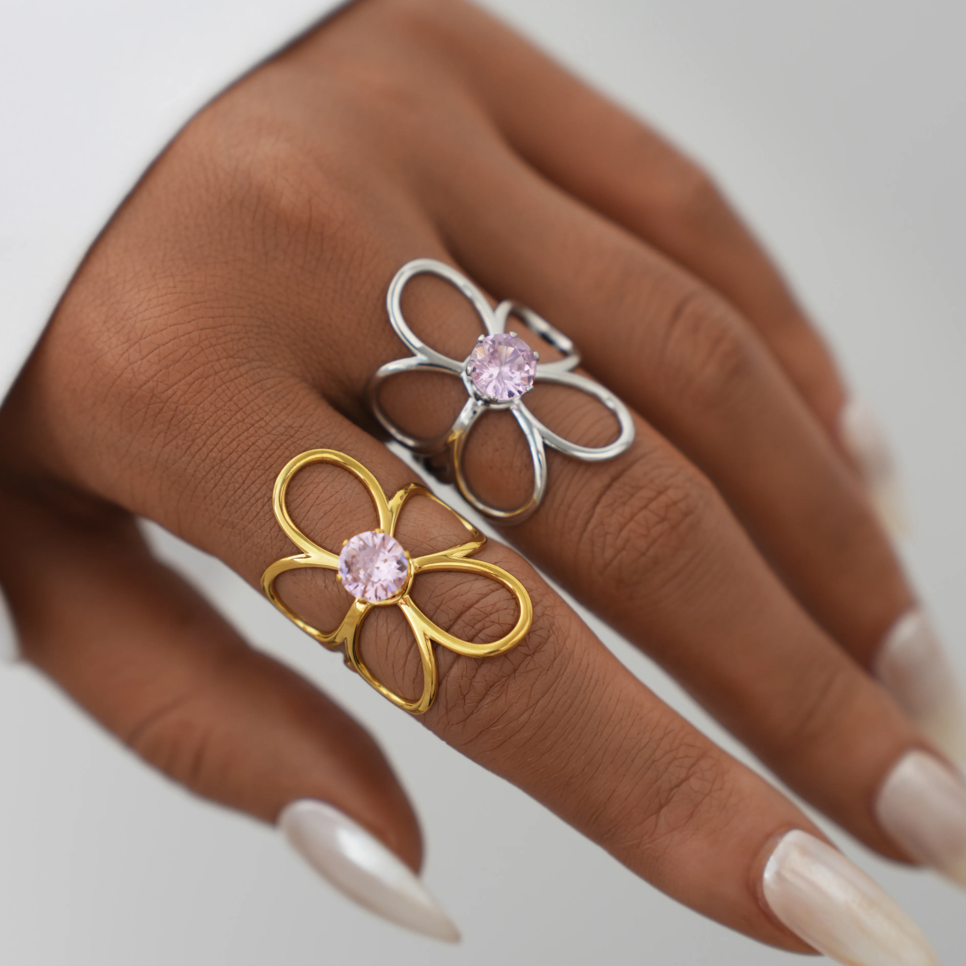 Uself Trendy Stainless Steel Metal Flower Adjustable Fashion Finger Ring Rust Proof Attractive Daily Jewelry Accessories Gift