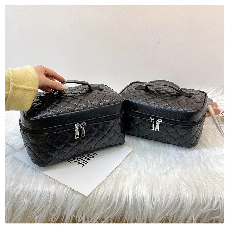 Travel Fashion Makeup Bag Large Capacity Black Handheld PU Embroidery Thread Diamond Grid Toilet Bag Makeup Storage Bag