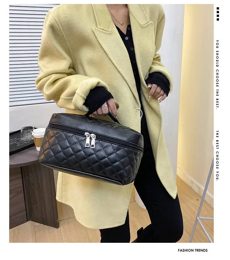 Travel Fashion Makeup Bag Large Capacity Black Handheld PU Embroidery Thread Diamond Grid Toilet Bag Makeup Storage Bag