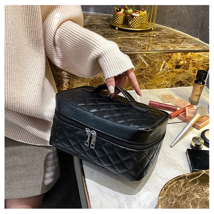 Travel Fashion Makeup Bag Large Capacity Black Handheld PU Embroidery Thread Diamond Grid Toilet Bag Makeup Storage Bag