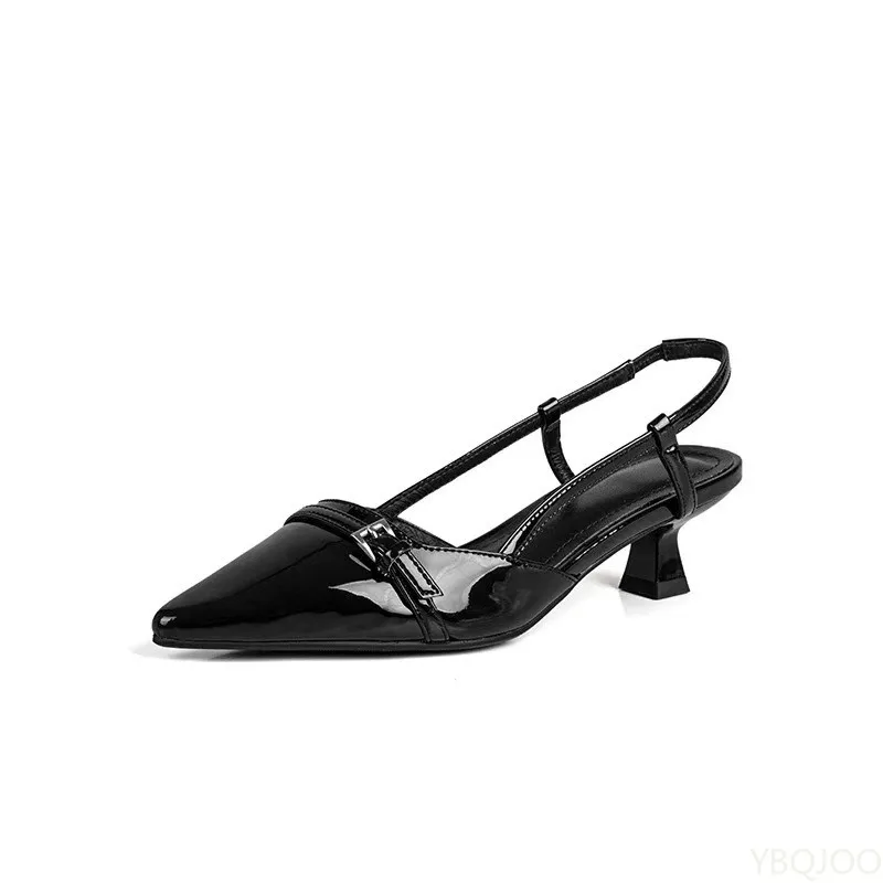 2026 Summer Fashion New Fairy Style Low Heeled Women's Sandals with Pointed Retro Versatile Thin Heeled Rear Air Sandals