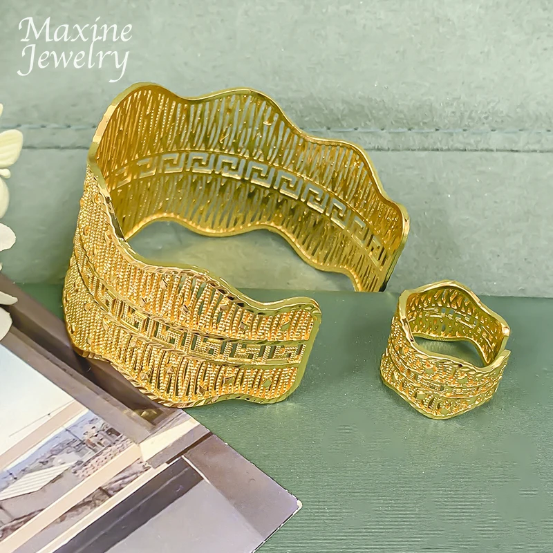 Hollow Classic Bracelet with Ring Set Dubai 18K Gold Plated Jewelry Set for Woman African Bridal Wedding Party Accessories Gifts