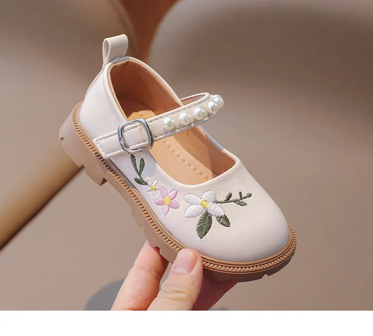 Girls Leather Shoes Embroidery Flowers Princess Sweet Kids National Style Flats Children's Flat Mary Janes Soft Dress Shoes Soft