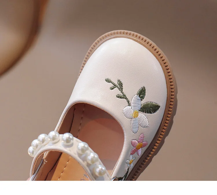 Girls Leather Shoes Embroidery Flowers Princess Sweet Kids National Style Flats Children's Flat Mary Janes Soft Dress Shoes Soft