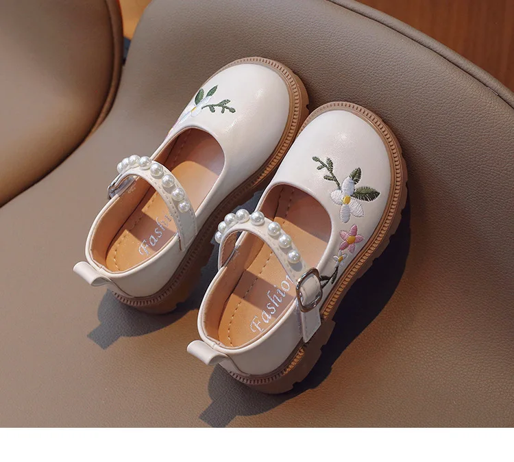 Girls Leather Shoes Embroidery Flowers Princess Sweet Kids National Style Flats Children's Flat Mary Janes Soft Dress Shoes Soft