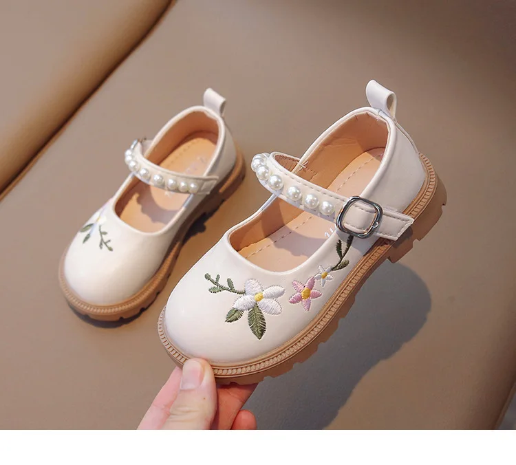 Girls Leather Shoes Embroidery Flowers Princess Sweet Kids National Style Flats Children's Flat Mary Janes Soft Dress Shoes Soft
