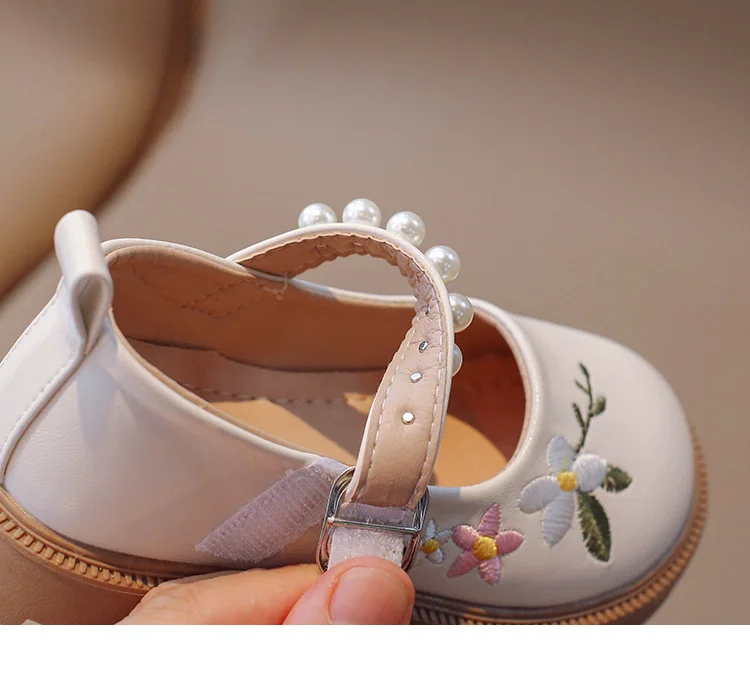 Girls Leather Shoes Embroidery Flowers Princess Sweet Kids National Style Flats Children's Flat Mary Janes Soft Dress Shoes Soft