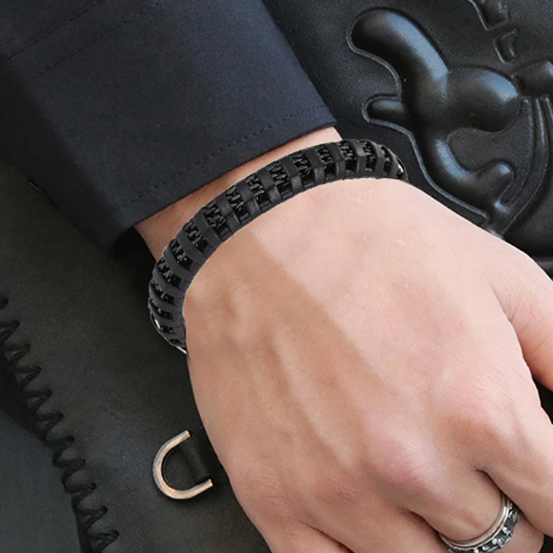 New Fashion 8mm Chain Curb Cuban Link Charm Leather Bracelets Men Stainless Steel Magnet Clasp Hand Bracelet Homme Men's Gifts