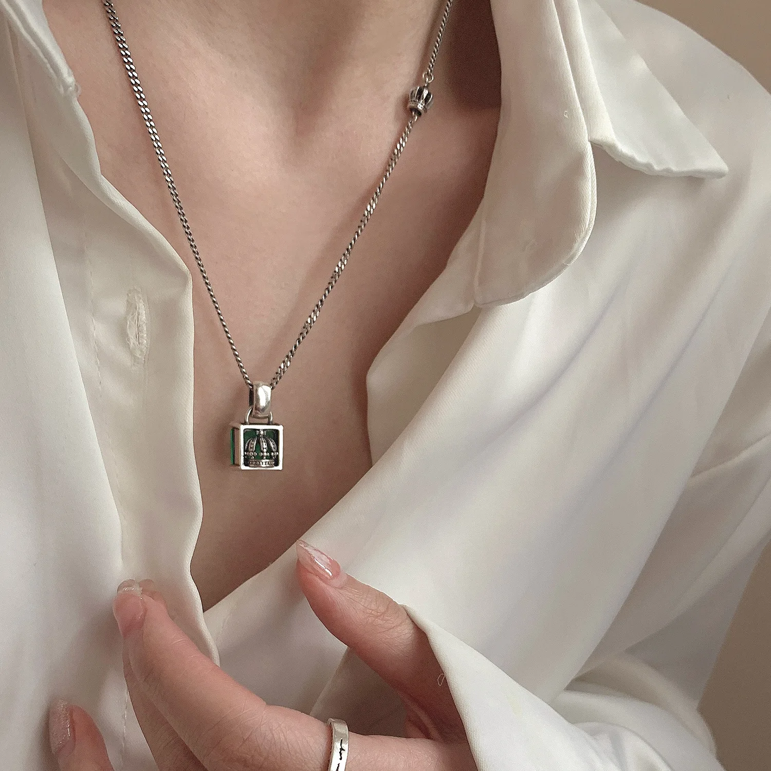 Best Sell Trendy Square Green Crystal Retro Thai Silver Ladies Pendant Necklace Jewelry For Women Short Chains Never Fade