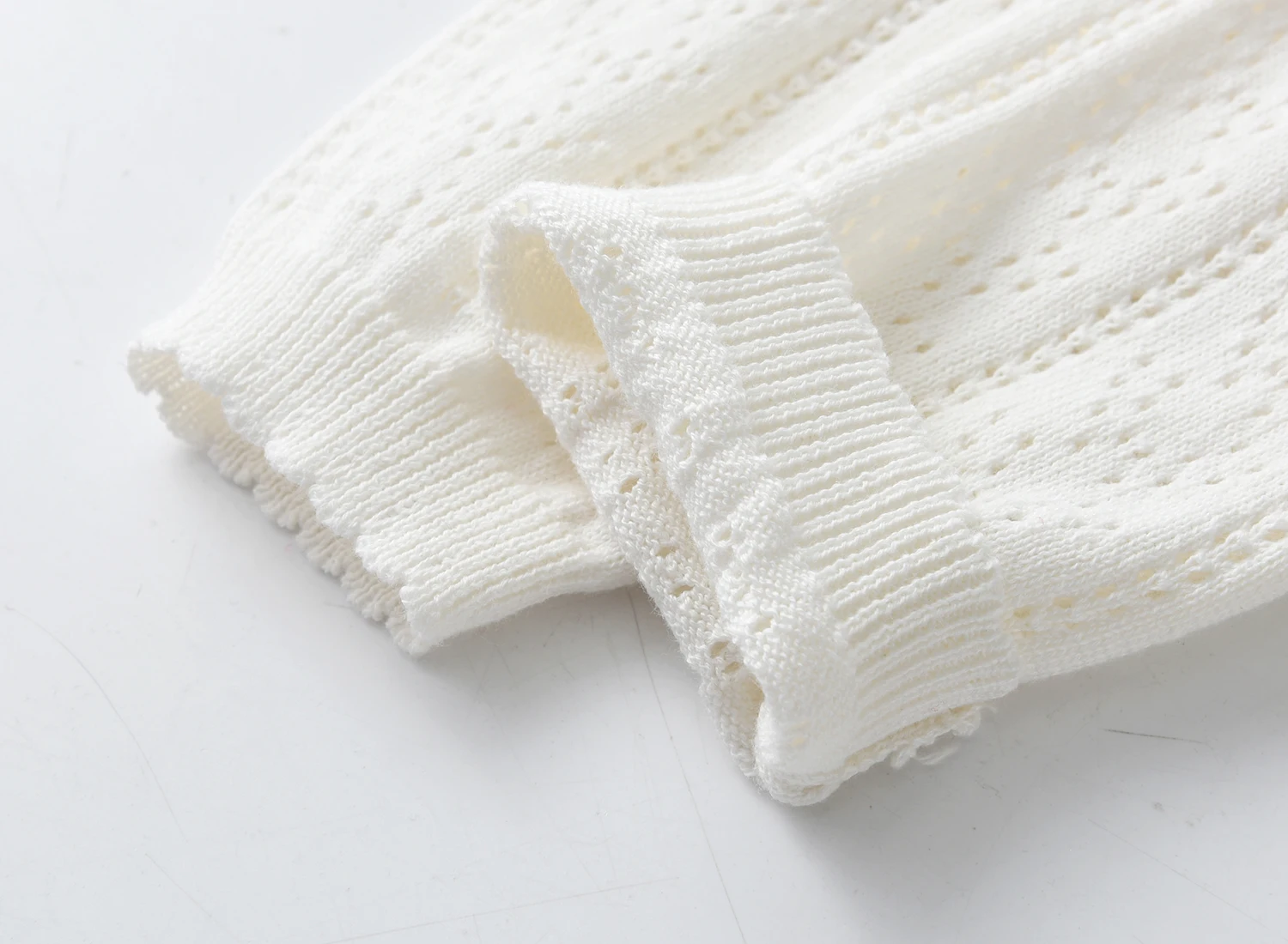 Spring and Autumn Newborn Baby Girl Pure Cotton Sweater Cardigan Hollow Knitted Thin Jacket