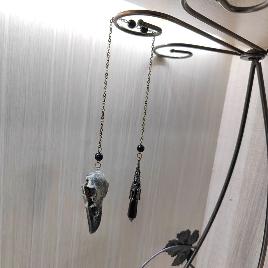 Natural Stone Black Obsidian Crystal Pendulum for Divination Dowsing Vintage Reiki Raven Skull Chain Spiritual Pendulos X189