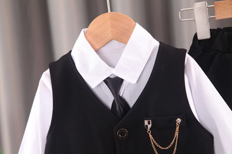 2024 new boy's solid color children's gentleman suit wear baby chain vest Tie Shirt three piece formal evening fashion dres