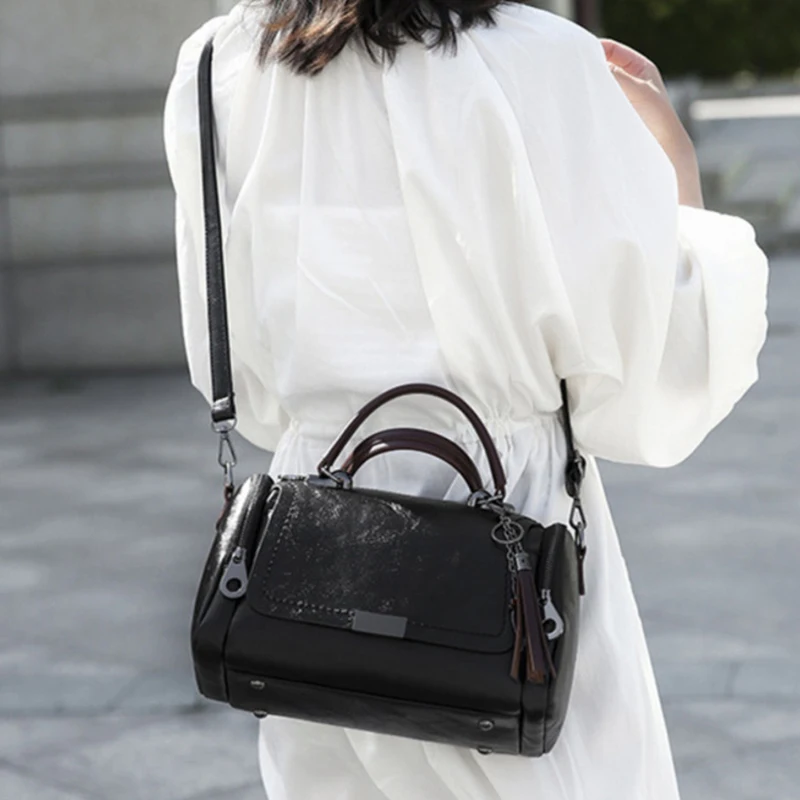 Tassel Decor Women's Large Capacity Shoulder Bag Fashion Zipper Crossbody Bag With Removable Strap Boston Handbag