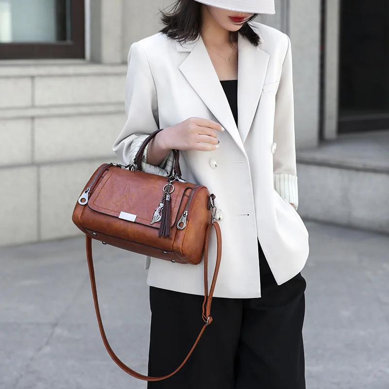 Tassel Decor Women's Large Capacity Shoulder Bag Fashion Zipper Crossbody Bag With Removable Strap Boston Handbag