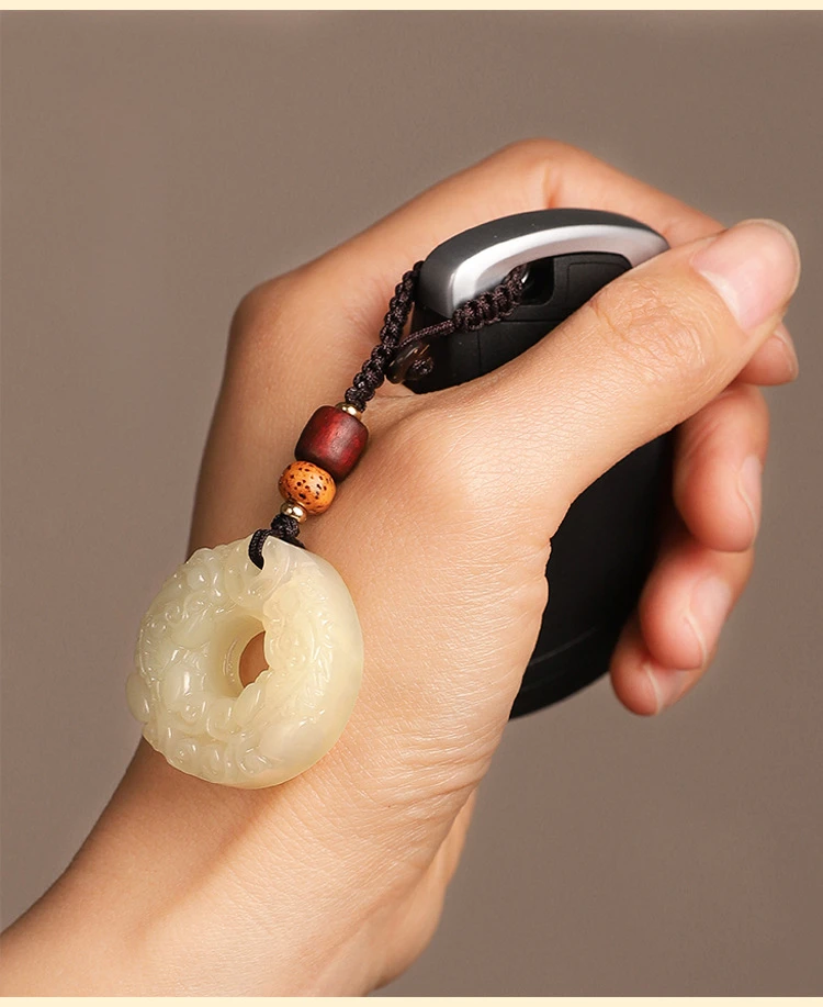 Natural Carving Jade Safety Buckle Bite Money Pixiu Keychain Wealth Transfer Handcrafted Retro Carved Bodhi Sandalwood Pendant