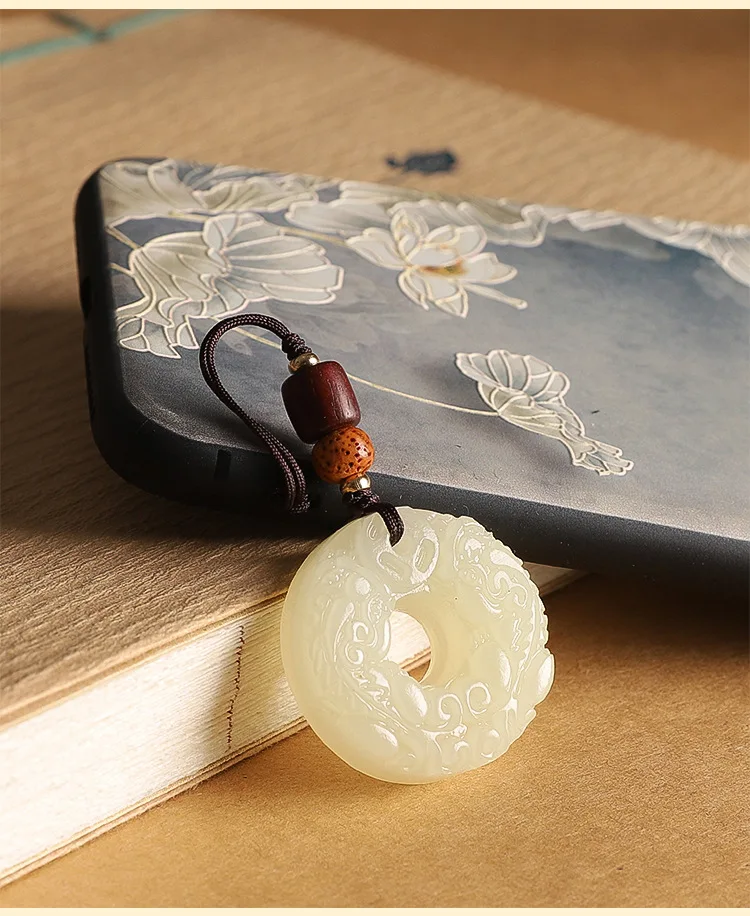 Natural Carving Jade Safety Buckle Bite Money Pixiu Keychain Wealth Transfer Handcrafted Retro Carved Bodhi Sandalwood Pendant