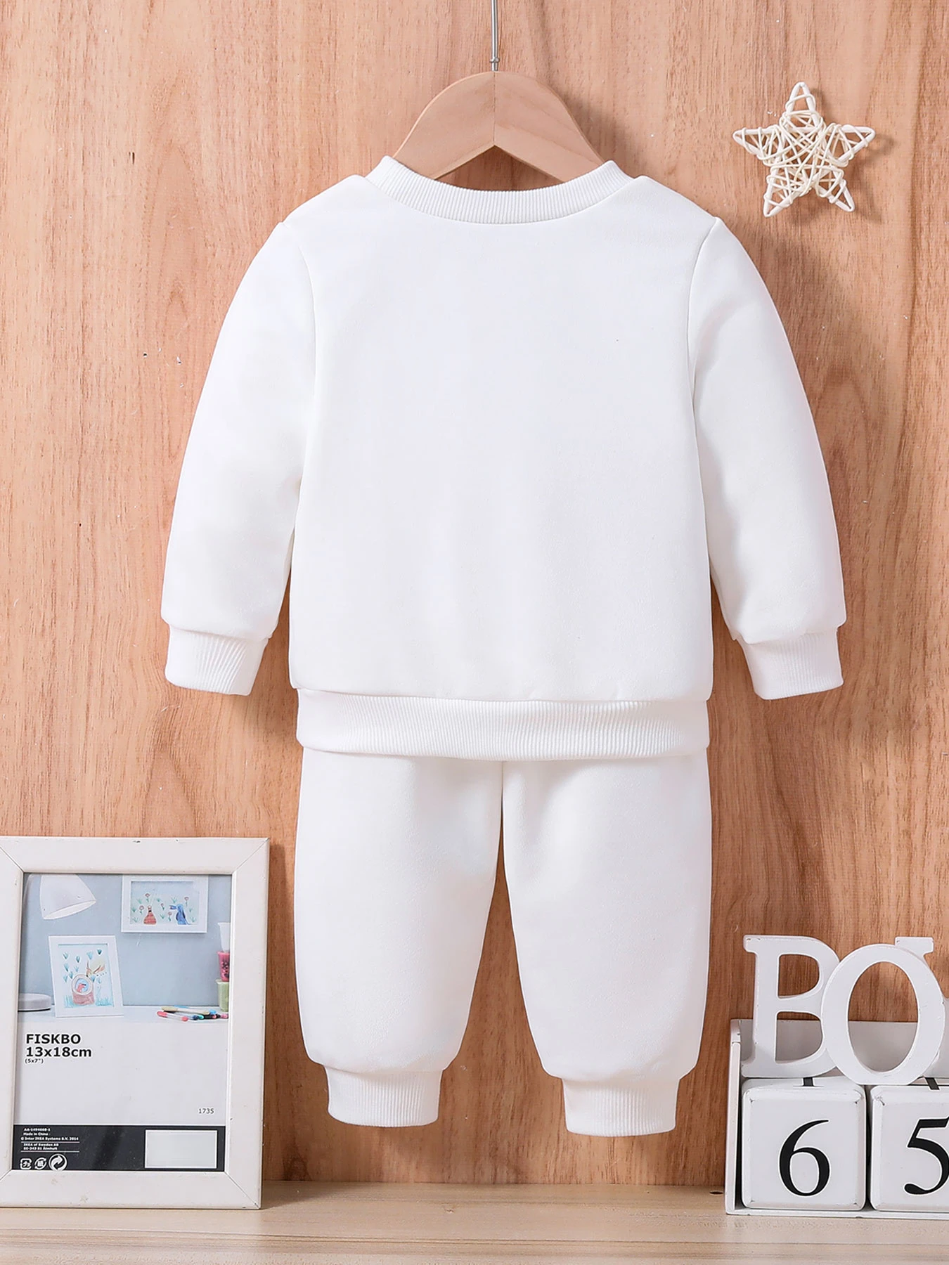 Boys round neck long sleeved hoodie set with cartoon glasses, little bear English letter printed versatile pants two-piece 2379A