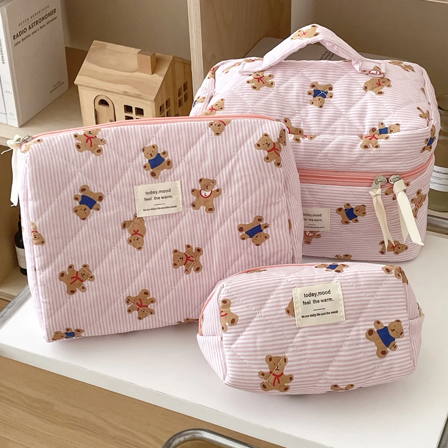 Women's Cosmetic Bag Striped Bear Makeup Bag Cartoon Go Out Large Capacity Toiletry Storage Bag Bolsa De Maquillaje Viaje Sweet