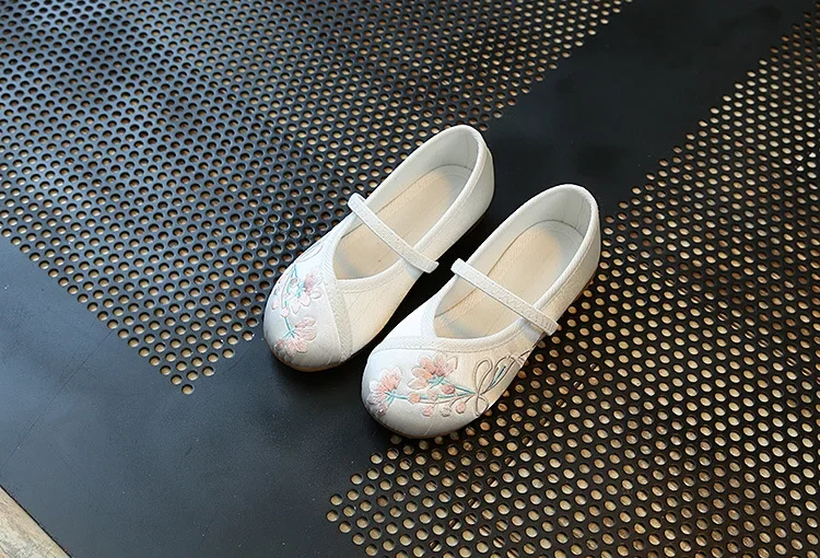 Children Fashion Girls Embroidered Shoes Chinese Ethnic Style Princess Dance Shoes Kids Causal Ancient Hanfu Shoes Handmade Flat