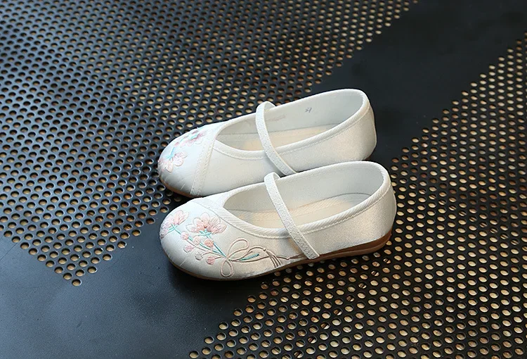 Children Fashion Girls Embroidered Shoes Chinese Ethnic Style Princess Dance Shoes Kids Causal Ancient Hanfu Shoes Handmade Flat
