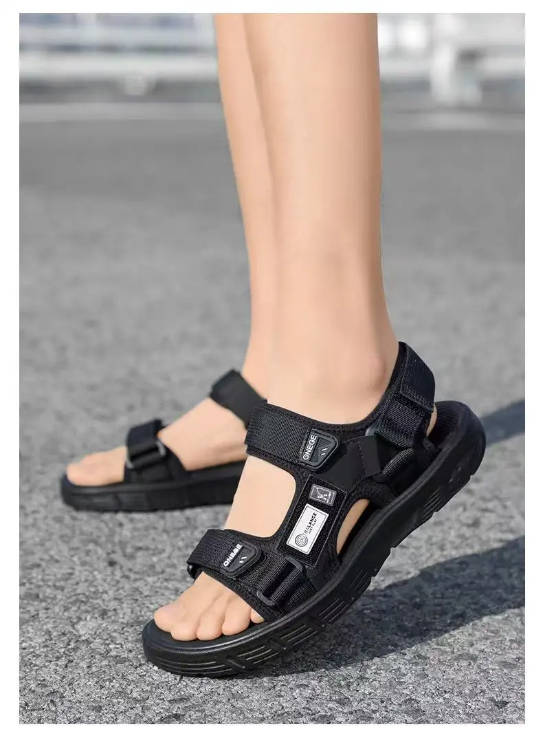 A Pair of Men's New Summer Casual Shoes, Fashionable and Trendy Sports Wear-Resistant Sandals, Cool Beach Shoes