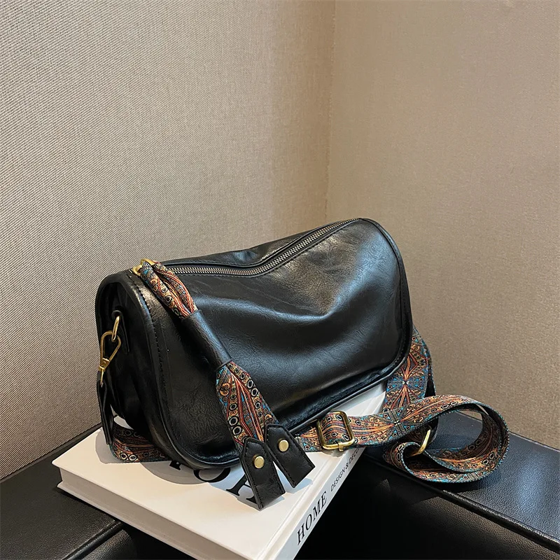 Explosive Shoulder Bag Dumpling Women's Popular Bag Female New Fashion Broadband Pillow Bag