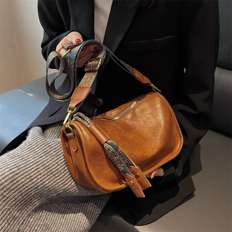 Explosive Shoulder Bag Dumpling Women's Popular Bag Female New Fashion Broadband Pillow Bag