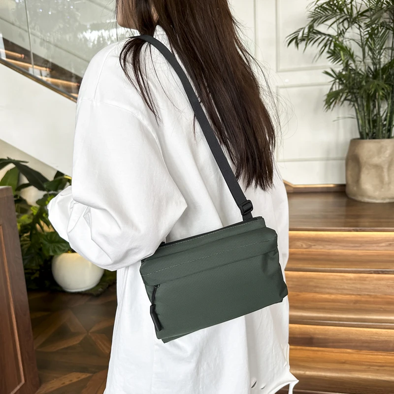 Fashion Leisure Nylon Shoulder Bag Solid Color Waterproof Cross-body Unisex Messenger Bag for Men And Women