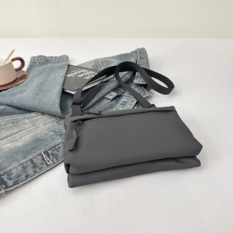 Fashion Leisure Nylon Shoulder Bag Solid Color Waterproof Cross-body Unisex Messenger Bag for Men And Women