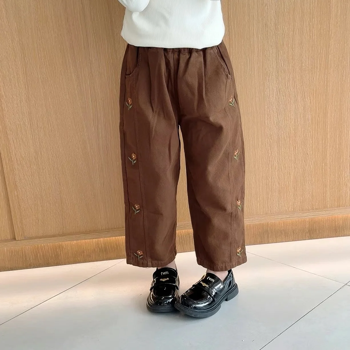 2026 Spring Children Casual Pants 2-6T Girls Flower Embroidery Cotton Trousers Kids Elastic Waist Outdoor Pants Baby Girl Cloth