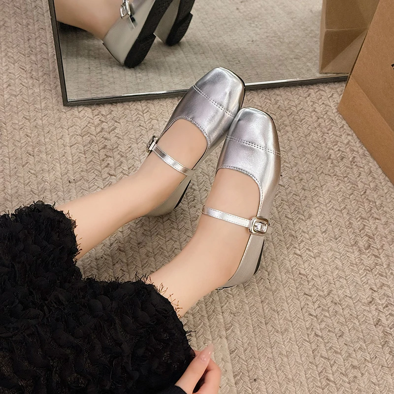 New style of retro soft leather Mary Jane women's shoes elegant French style small buckle flat sole fashionable single shoes2025
