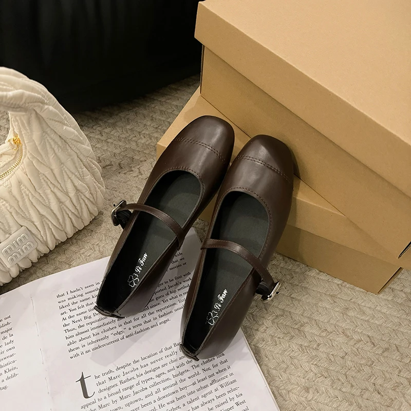 New style of retro soft leather Mary Jane women's shoes elegant French style small buckle flat sole fashionable single shoes2025