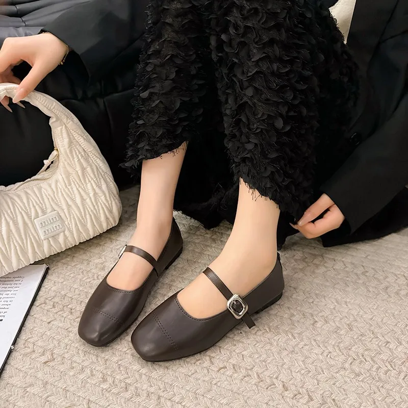 New style of retro soft leather Mary Jane women's shoes elegant French style small buckle flat sole fashionable single shoes2025