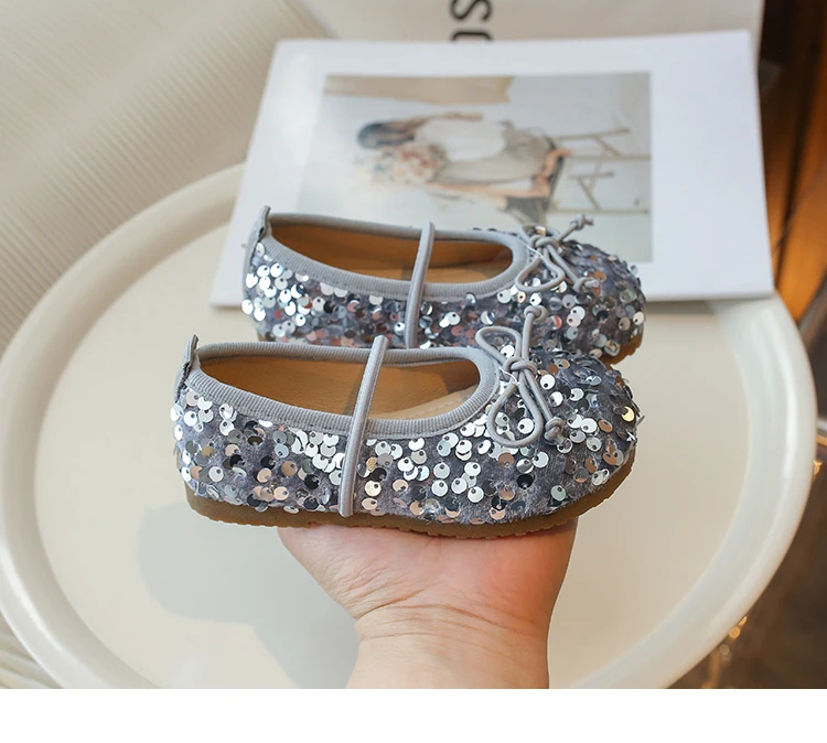 Girls' Shoes 2025 Spring New Fashion Little Girl Sequin Princess Shoes Soft Sole Girls' Shallow Mouth Single Shoes Breathable