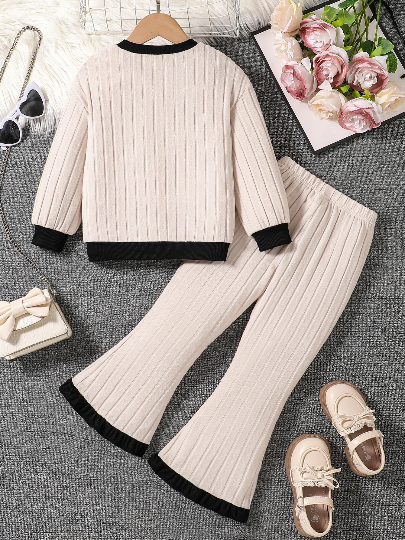 2-Piece Spring and Autumn Fashion Set for Girls Aged 4-8, Featuring a Round-Neck Knitted Top and Loose Knitted Pants, Suitable as Eid, Easter, Carnival, Spring Festival, or Holiday Gifts