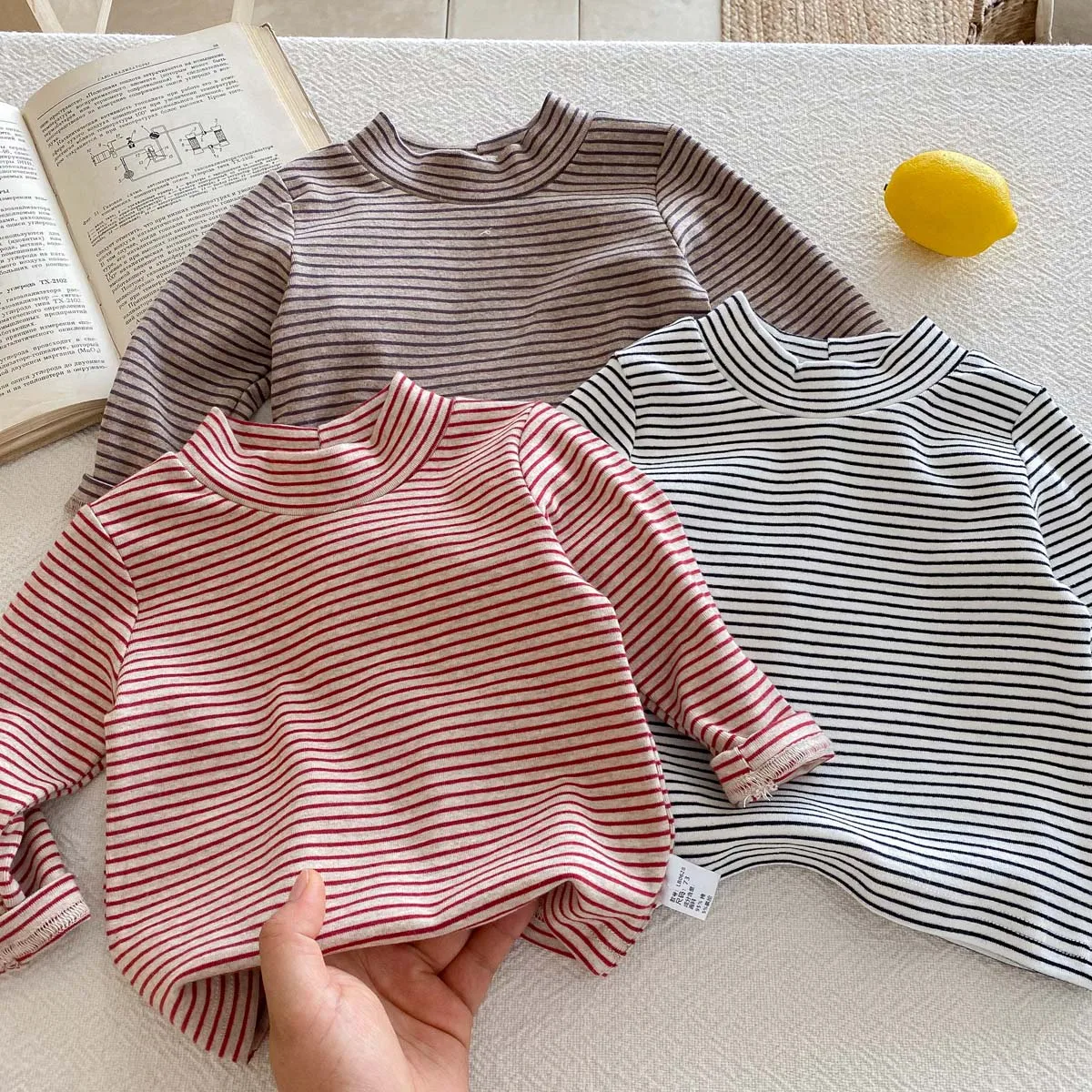 Children's autumn and winter striped semi-high collar long sleeve base shirt, male and female baby autumn and winter striped bas