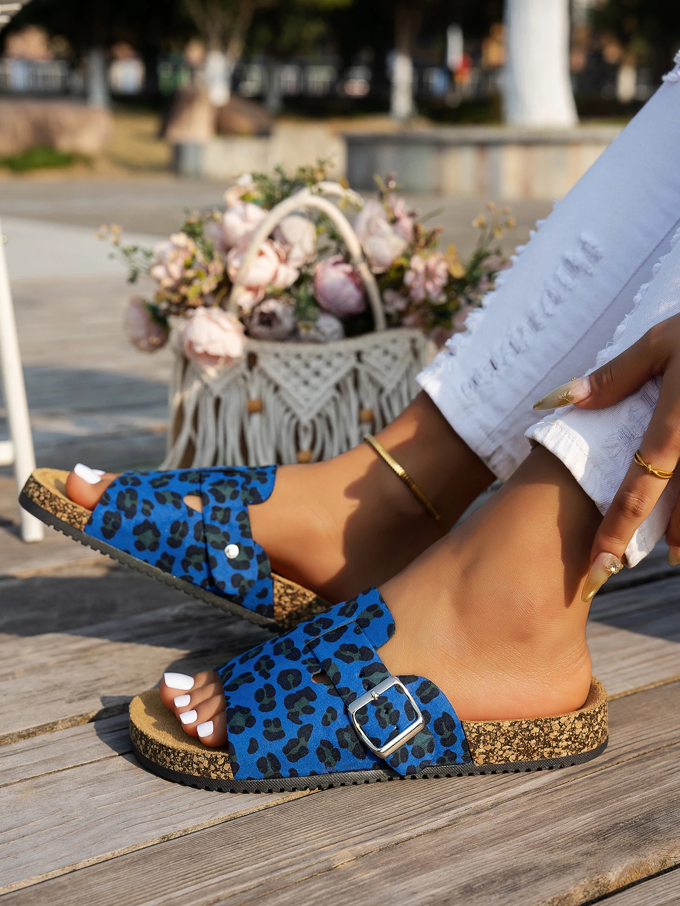 Four-Season Open-Toe Sandals for Outdoor Wear, New Spring and Autumn Women's Sandals, Simple, Casual, Fashionable, Versatile, Blue and Brown Cork Sole Sandals, Animal Print Leopard Print Slide Sandals with Adjustable Buckle Straps, Casual Open-Toe Flat Shoes Suitable for Beach and Outdoor Relaxation, Outdoor Sandals | Adjustable Sandals | Cork Soles