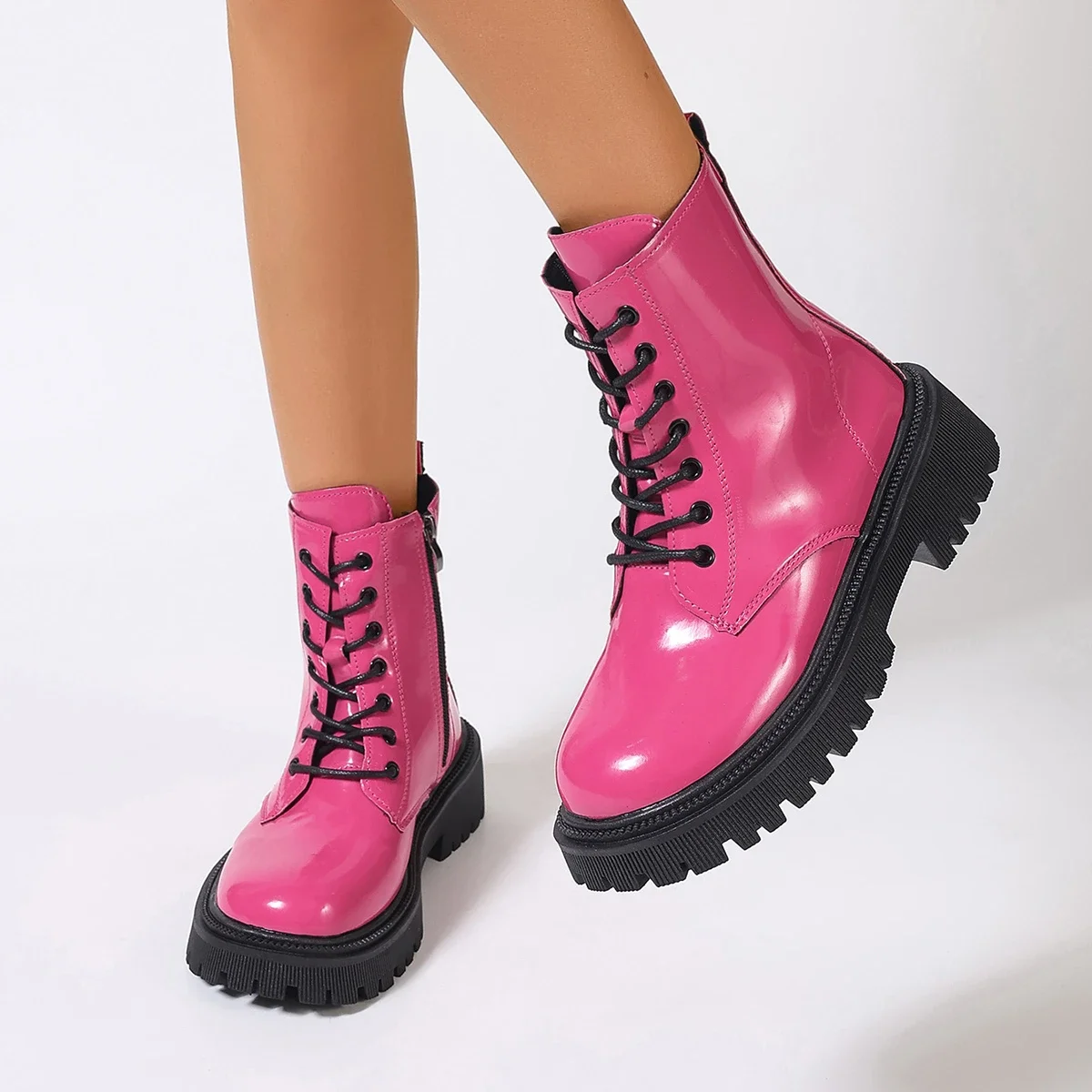 Fashionable New Comfortable Thick Soled Wear-resistant Women's Boots Sexy and Elegant in Winter Solid Color Casual Short Boots
