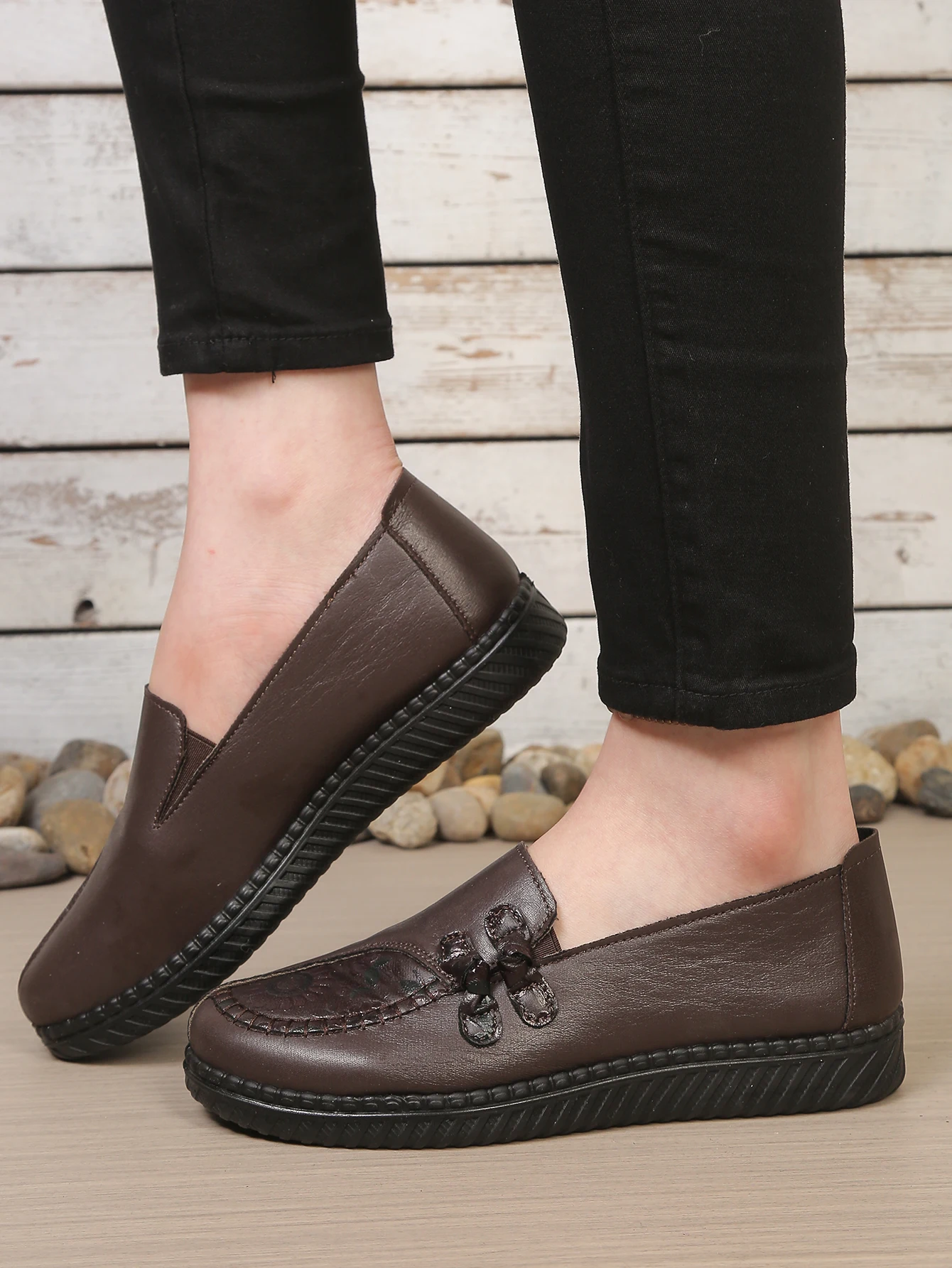 Women's Leather Flat Shoes, Spring and Autumn Women's Loafers, Single Classic Mom Shoes, Anti-Slip Comfortable and Free Shipping