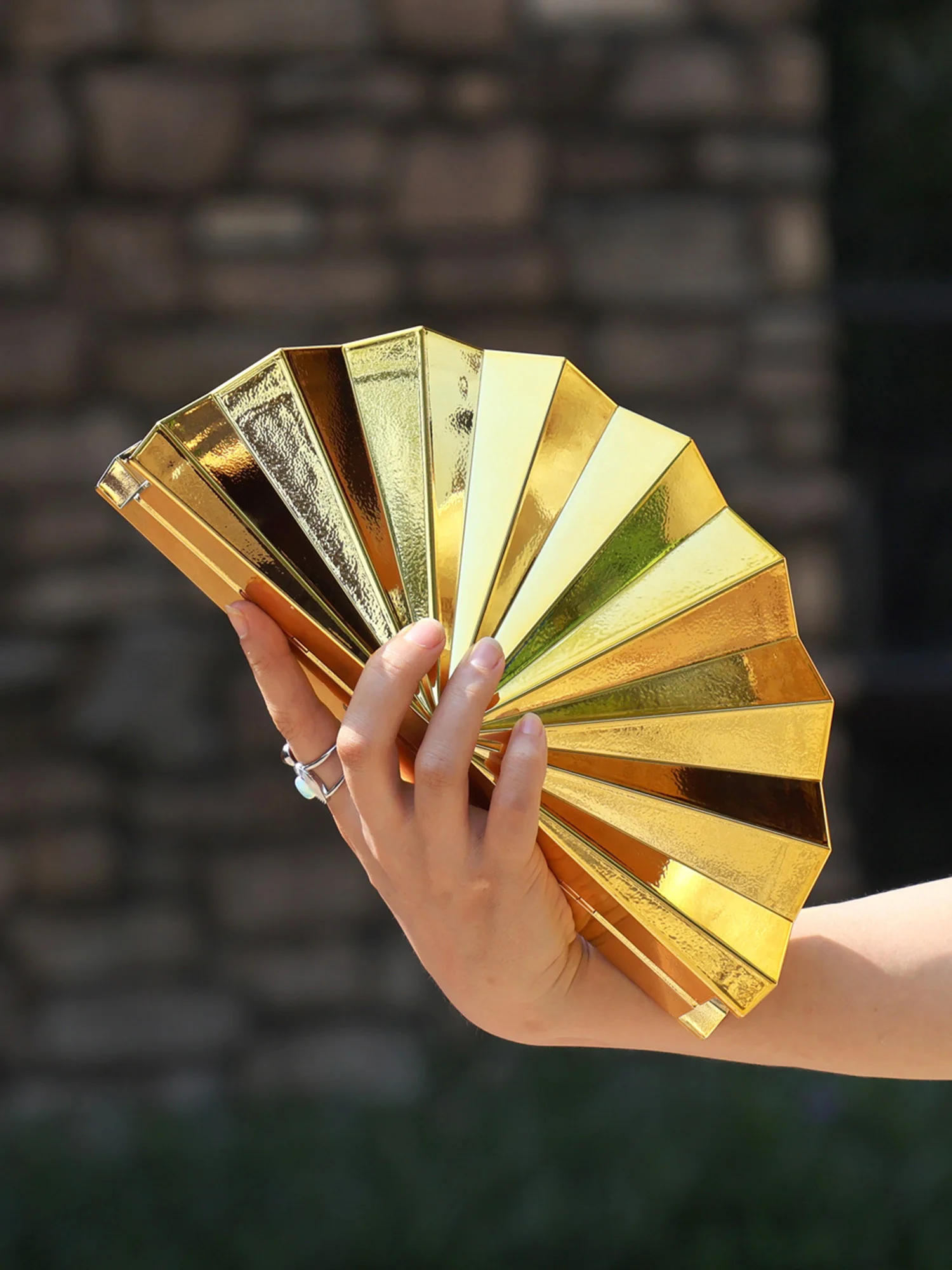 Stylish Gold Acrylic Evening Bag Party Bag Women's Chain Crossbody Bag Glossy Shoulder Bag Luxury Designer Fan-Shaped Clutch