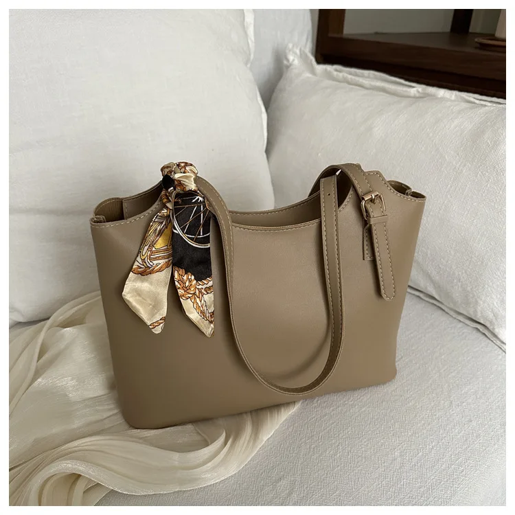 Fashion Stylish Silk Scarf Tote Bag, Spacious Capacity Shoulder Bags, Elegant Underarm Bag, Versatile Commute Handbag for Women