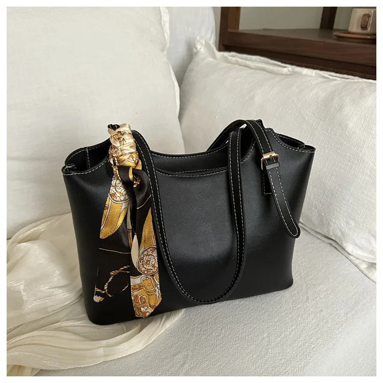 Fashion Stylish Silk Scarf Tote Bag, Spacious Capacity Shoulder Bags, Elegant Underarm Bag, Versatile Commute Handbag for Women