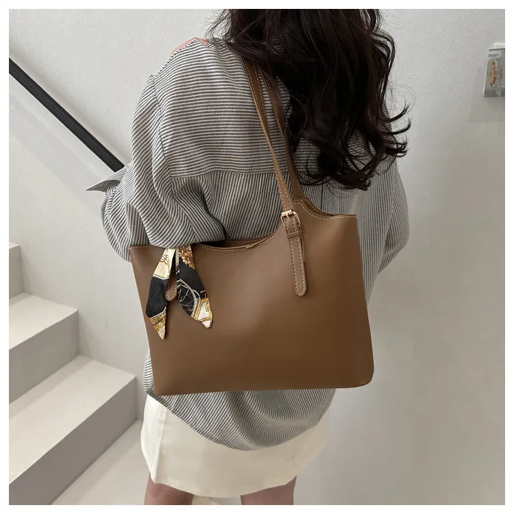 Fashion Stylish Silk Scarf Tote Bag, Spacious Capacity Shoulder Bags, Elegant Underarm Bag, Versatile Commute Handbag for Women