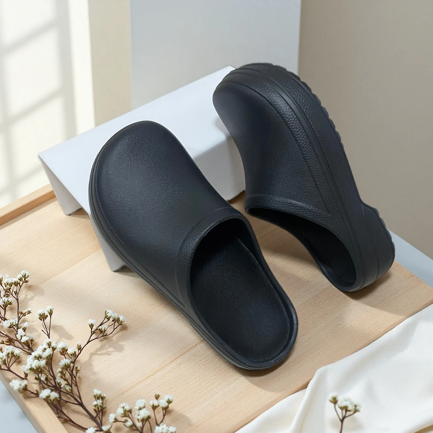 Women's Eva Nurse Clogs with Cushioning Insoles — Lightweight, Non-Slip Slip-On Medical Slippers Suitable for Hospital Indoor and Outdoor Use