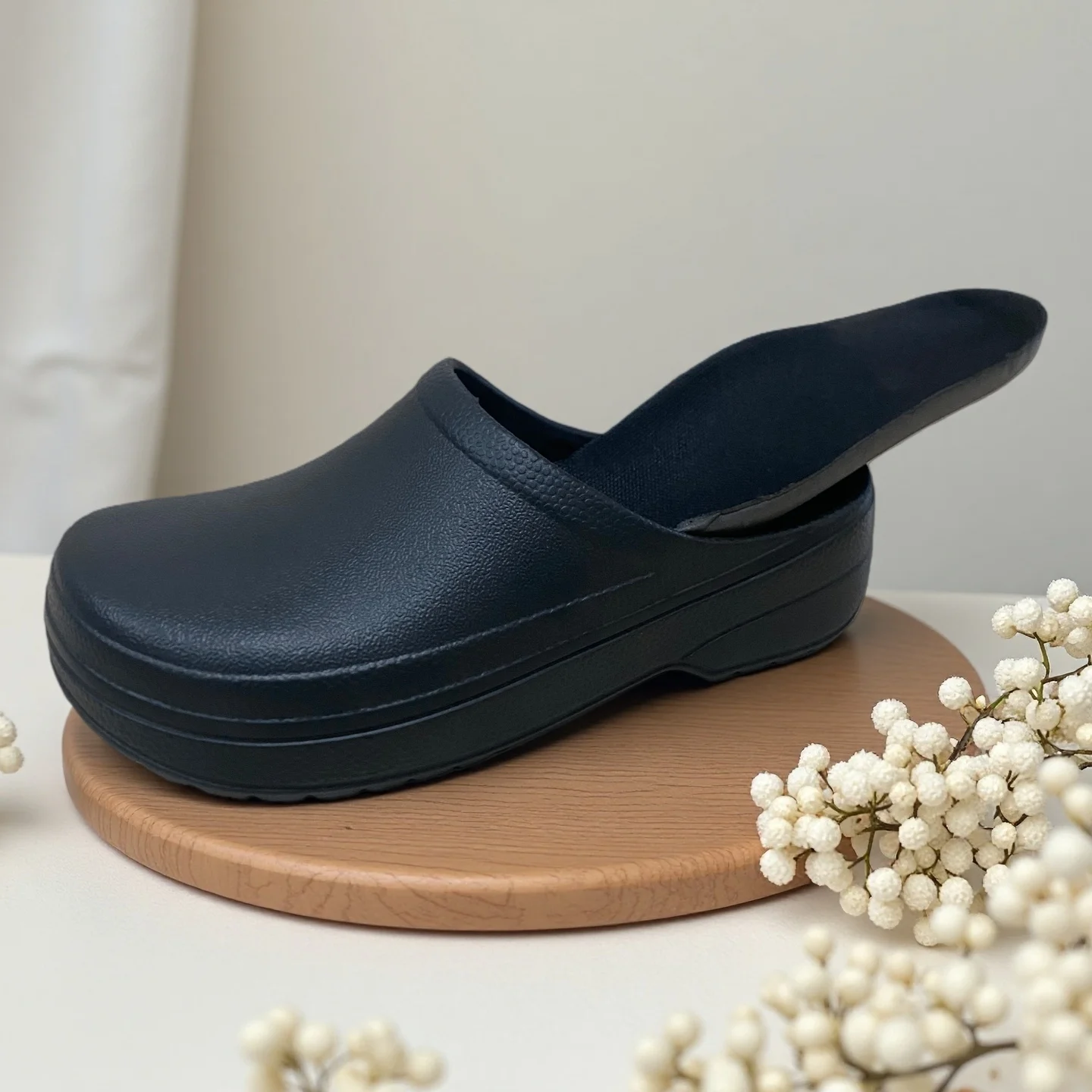 Women's Eva Nurse Clogs with Cushioning Insoles — Lightweight, Non-Slip Slip-On Medical Slippers Suitable for Hospital Indoor and Outdoor Use