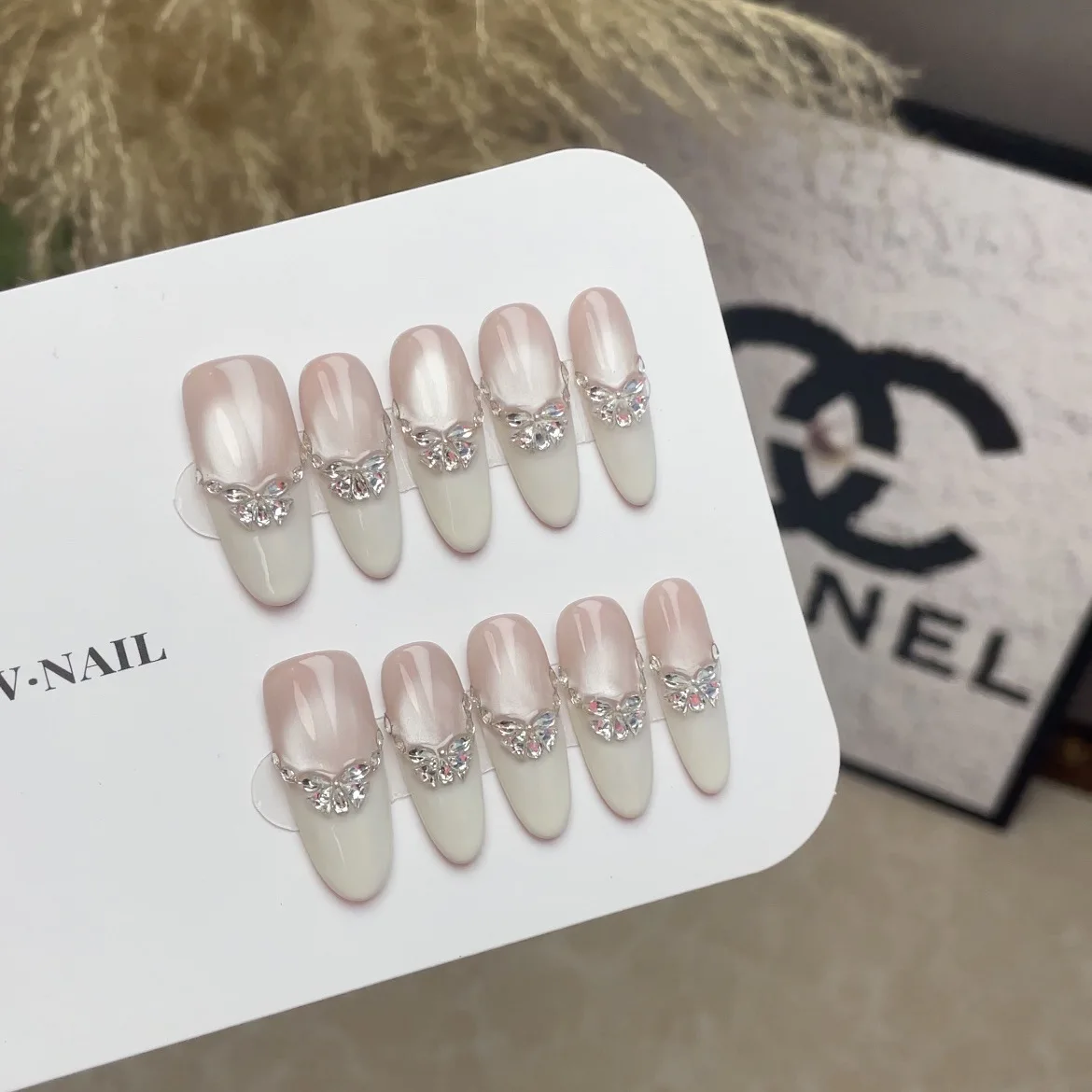 10pcs Long Oval French Handmade Nails Mirror Veil Zircon Cat's Eye Press on Nail White Full Coverage Nail Tips for Women&Girl