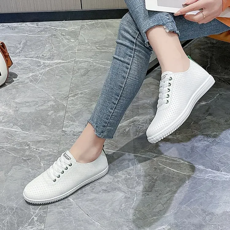 Women's Vulcanized Shoes Breathable Comfortable Hole Outdoor Sports Shoes Summer Running Shoes Fashion Board Shoes Thick Sole