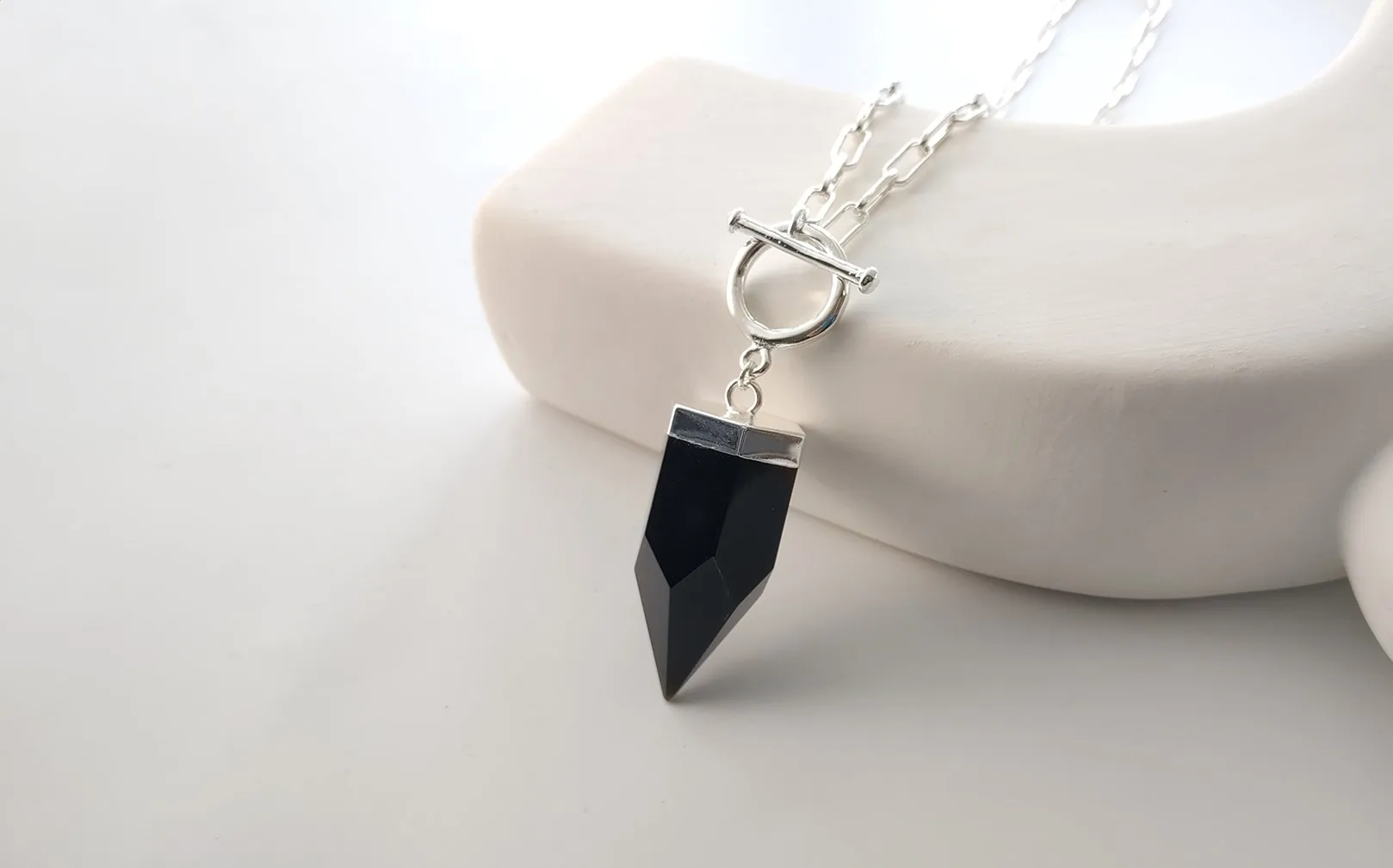 FUWO 1Pc Obsidian Crystal Pointed Necklace,Silver Plated Square Chain, Black and White Classic Semi Precious Stone Gift NC41