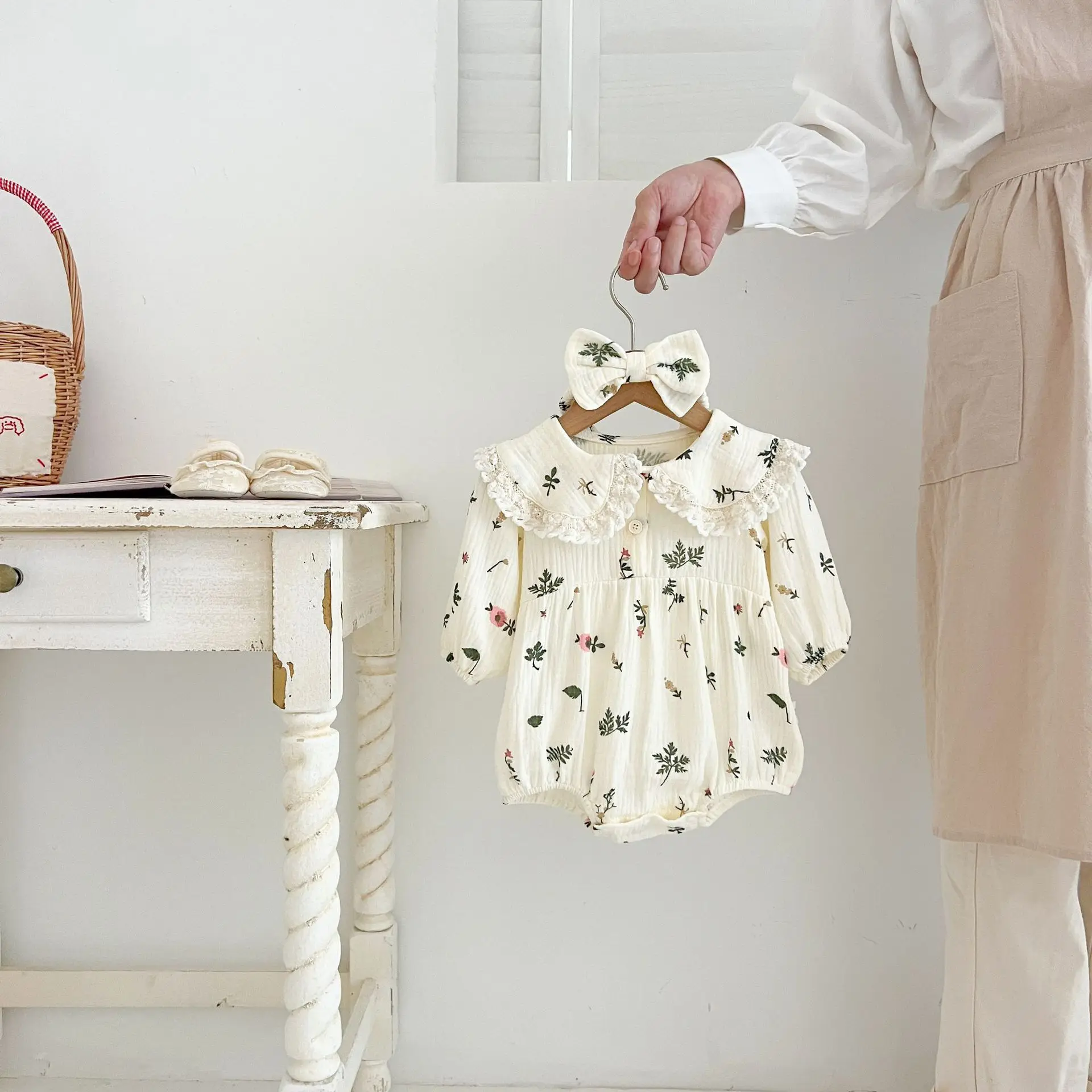 Autumn Newborn Infant Baby Girls Sweet Flower Romper + Headband Muslin Lapel Rompers Kids Onepiece Fashion Baby Clothing